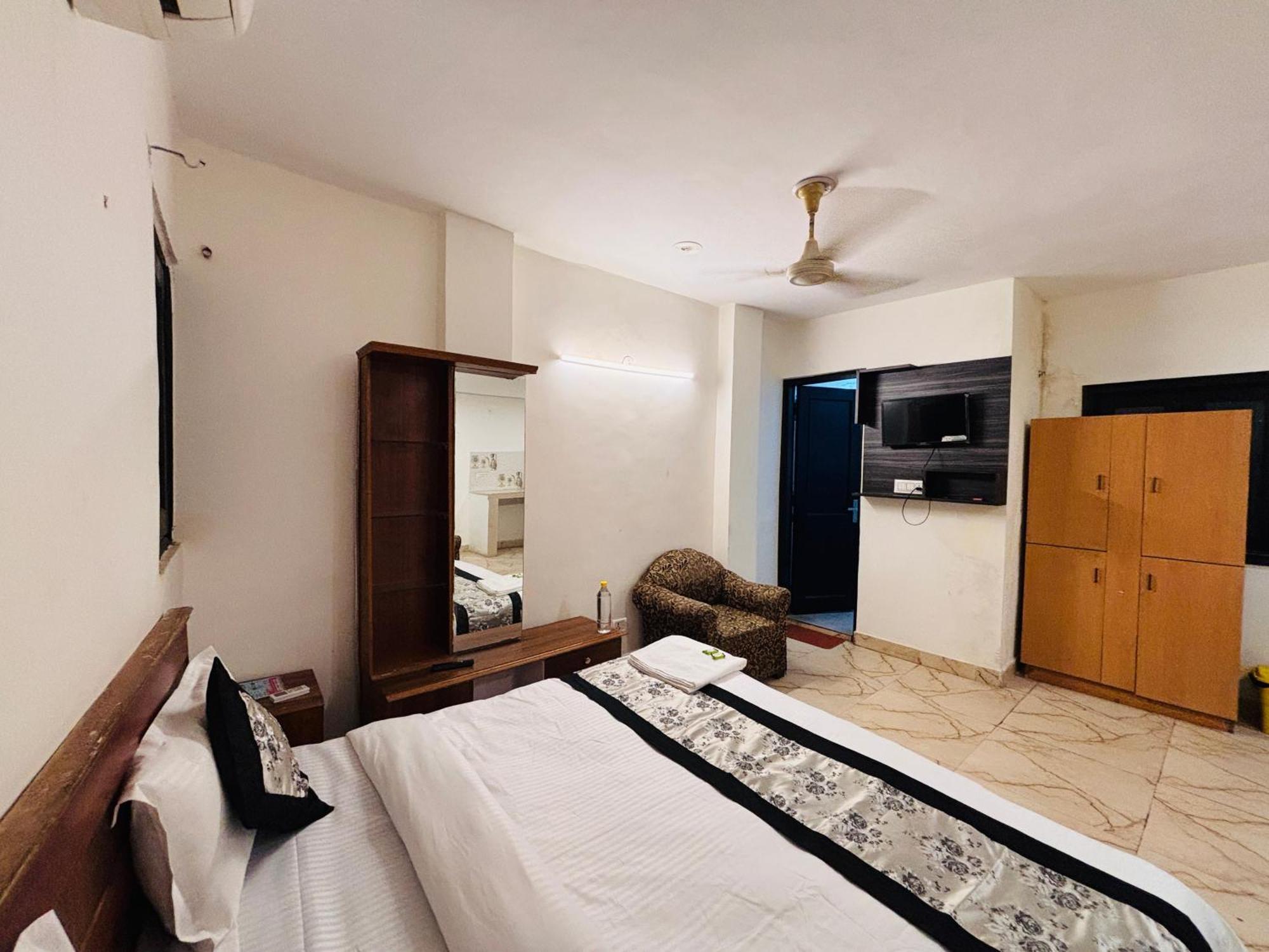 Hauz Khas Villa Nova Deli Exterior foto