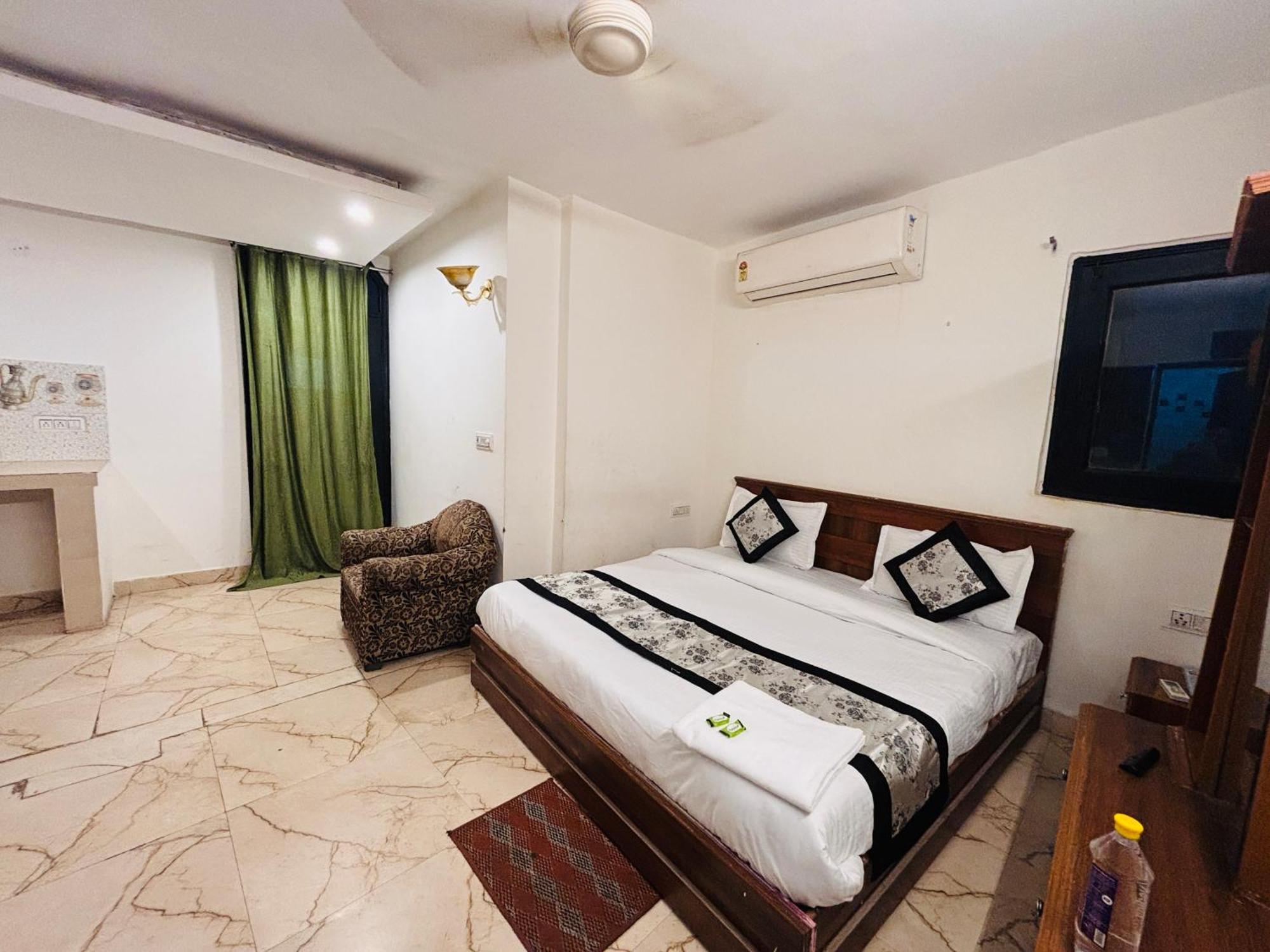 Hauz Khas Villa Nova Deli Exterior foto